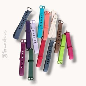 Fitbit‑Compatible Silicone Watch Bands – 13 Colors